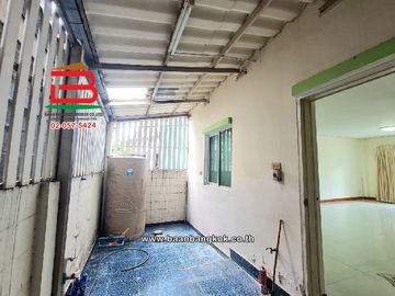ทาวน์เฮาส์ หมู่บ้าน ไลโอ พหลโยธิน-วัชรพล เนื้อที่ 17.3 ตรว ซอยพหลโยธิน 54/1 แยก 4 แขวงคลองถนน เขตสายไหม กรุงเทพมหานคร