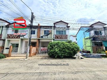 ทาวน์เฮาส์ หมู่บ้าน ไลโอ พหลโยธิน-วัชรพล เนื้อที่ 17.3 ตรว ซอยพหลโยธิน 54/1 แยก 4 แขวงคลองถนน เขตสายไหม กรุงเทพมหานคร