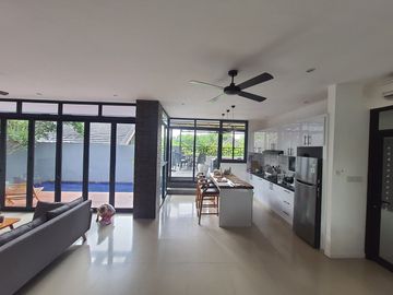 3 bedrooms villa di Pantai nyanyi Beraban - one gate