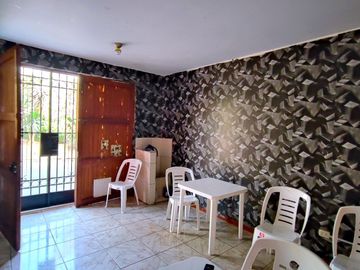 VENTA CASA 3 PISOS ESQUINA (A.T. 70 M2) ALT. PDRO 7 MARISCAL CACERES MOTUPE