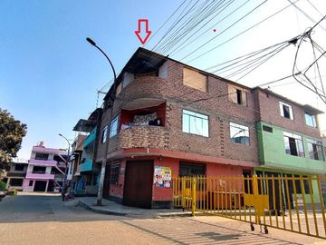 VENTA CASA 3 PISOS ESQUINA (A.T. 70 M2) ALT. PDRO 7 MARISCAL CACERES MOTUPE