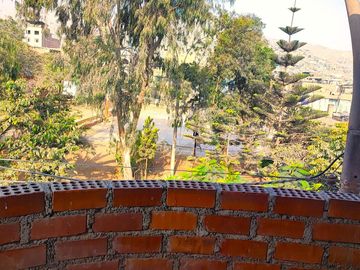 VENTA CASA 3 PISOS ESQUINA (A.T. 70 M2) ALT. PDRO 7 MARISCAL CACERES MOTUPE