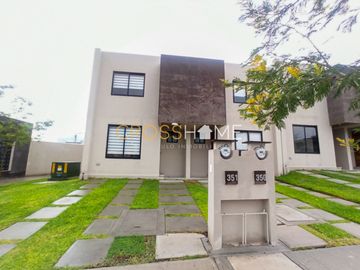 ¡CASA EN VENTA! EN LA MESETA ALTTA HOMES, EN LOS LIMITES GTO./QRO.