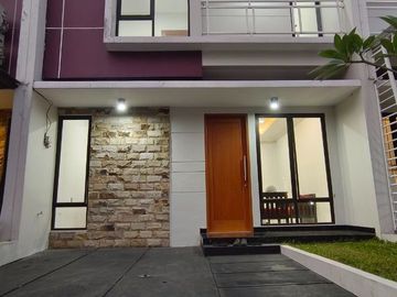 Rumah Dijual Mewah Murah Dekat Stasiun Sukmajaya Depok Dekat Tol Akses 2 Mobil 3 Kamar Tidur 2 Lantai Syariah