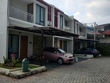 Rumah Dijual Mewah Murah Dekat Stasiun Sukmajaya Depok Dekat Tol Akses 2 Mobil 3 Kamar Tidur 2 Lantai Syariah