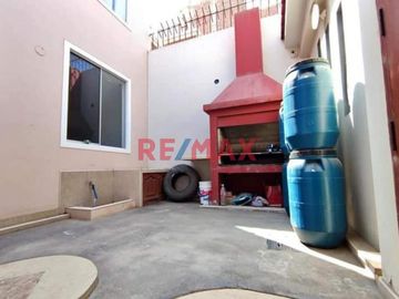 Vendo Casa Segura En Residencial Frente A Parque. At 137.90 M2 Ac 163.44 M2 ID 1086175