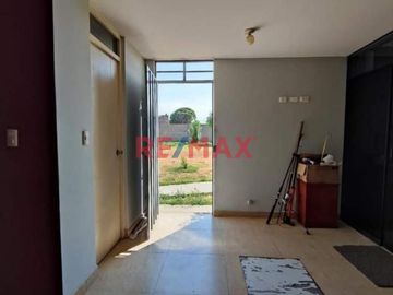 Vendo Casa Segura En Residencial Frente A Parque. At 137.90 M2 Ac 163.44 M2 ID 1086175