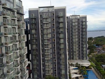 【RUSH SALE! 】1BR Condo for Sale at 8 Newtown Boulevard in Lapu-Lapu City, Cebu