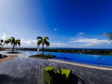 【RUSH SALE! 】1BR Condo for Sale at 8 Newtown Boulevard in Lapu-Lapu City, Cebu