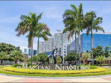 【RUSH SALE! 】1BR Condo for Sale at 8 Newtown Boulevard in Lapu-Lapu City, Cebu