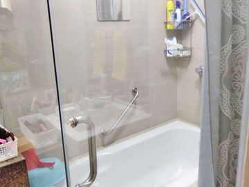 【RUSH SALE! 】1BR Condo for Sale at 8 Newtown Boulevard in Lapu-Lapu City, Cebu