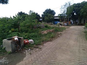 Rumah Rusak Hitung Tanah Di Banten Indah Permai Dekat Pasar Rau
