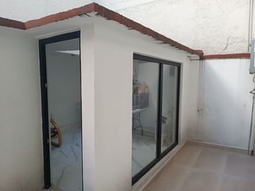 VENTA-EXCELENTE CASA CON USO DE SUELO EN COL. ANZURES, MIGUEL HIDALGO. BAJA DE PRECIO !!
