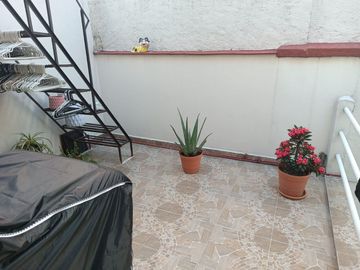 VENTA-EXCELENTE CASA CON USO DE SUELO EN COL. ANZURES, MIGUEL HIDALGO. BAJA DE PRECIO !!
