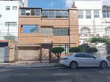 VENTA-EXCELENTE CASA CON USO DE SUELO EN COL. ANZURES, MIGUEL HIDALGO. BAJA DE PRECIO !!