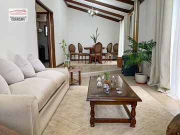 🏠León Propiedades vende hermosa casa en sector Challaco, Curacaví.🏠