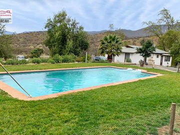 🏠León Propiedades vende hermosa casa en sector Challaco, Curacaví.🏠