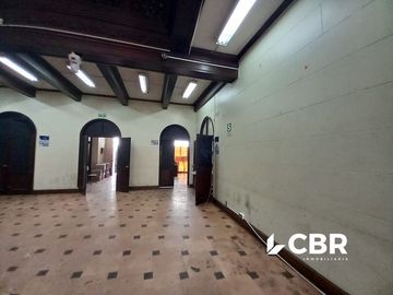 VENTA CASONA LOCAL COMERCIAL EN CERCADO DE LIMA