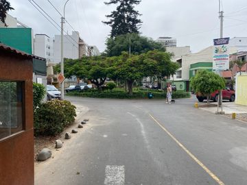 BARRANCO, LINDO Y ACOGEDOR FLAT, 2 DORM, ESTACIONAMIENTO, BALCON, ESTRENO ESTILO BARRANQUINO - LIMITE CON MIRAFLORES, 1/2 CUADRA DEL A PARQUE