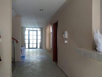 Casa en Condominio en venta, a dos calles de Miguel Ángel de Quevedo.  Y a 5 min. Plaza Oasis