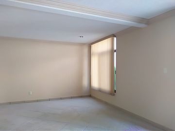 Casa en Condominio en venta, a dos calles de Miguel Ángel de Quevedo.  Y a 5 min. Plaza Oasis