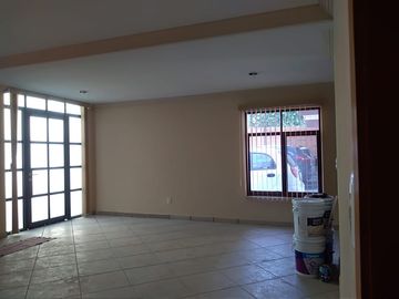 Casa en Condominio en venta, a dos calles de Miguel Ángel de Quevedo.  Y a 5 min. Plaza Oasis