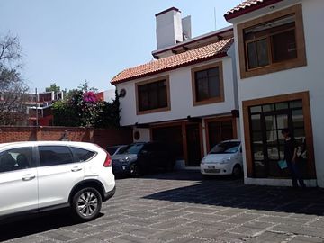 Casa en Condominio en venta, a dos calles de Miguel Ángel de Quevedo.  Y a 5 min. Plaza Oasis