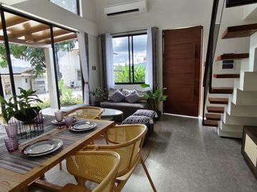 2 Bedroom Villa Along the Beach