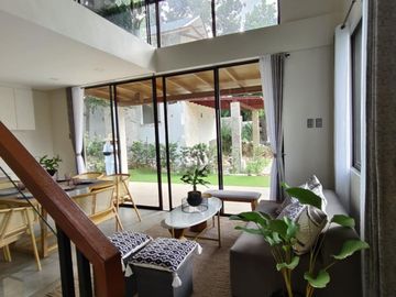 2 Bedroom Villa Along the Beach