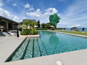 2 Bedroom Villa Along the Beach