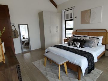2 Bedroom Villa Along the Beach
