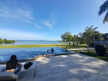 2 Bedroom Villa Along the Beach