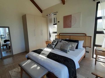 2 Bedroom Villa Along the Beach