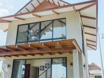 2 Bedroom Villa Along the Beach