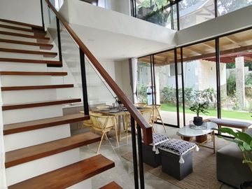 2 Bedroom Villa Along the Beach