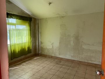 Venta casa y departamento en La Perla, cerca de la Avenida La Marina.
