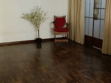 Venta casa y departamento en La Perla, cerca de la Avenida La Marina.