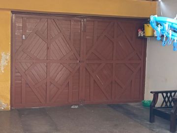 Venta casa y departamento en La Perla, cerca de la Avenida La Marina.
