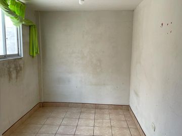 Venta casa y departamento en La Perla, cerca de la Avenida La Marina.