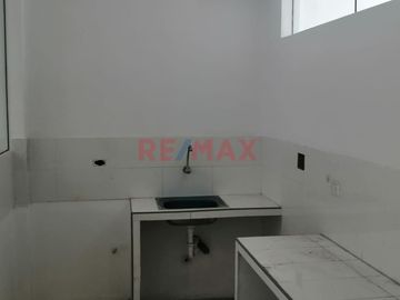 Se Vende Casa Productiva De 3 Pisos En Urb. La Rinconada Con Área De 308.75 M2 ID 1023176