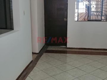 Se Vende Casa Productiva De 3 Pisos En Urb. La Rinconada Con Área De 308.75 M2 ID 1023176