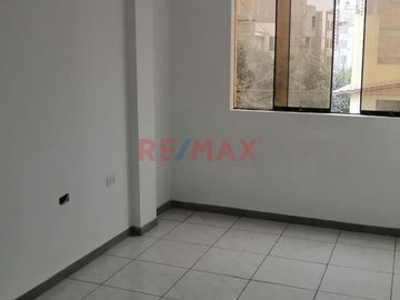 Se Vende Casa Productiva De 3 Pisos En Urb. La Rinconada Con Área De 308.75 M2 ID 1023176