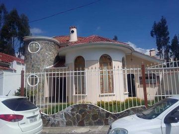 CASA DE VENTA EN URBANIZACION PRIVADA CICA II