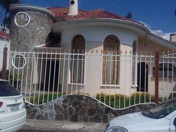 CASA DE VENTA EN URBANIZACION PRIVADA CICA II