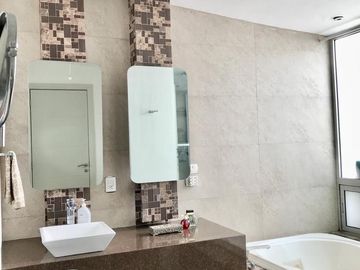 CASA EN VENTA EN FUENTES DEL VALLE