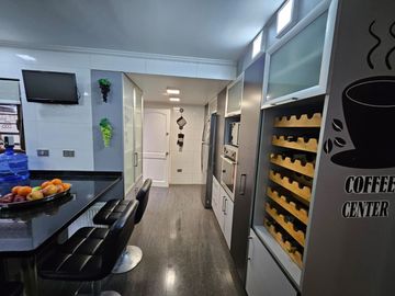 BROKER BOSQUES CONDOM. 3D-4B-SE-PATIO-REMODELADA- IMPECABLE