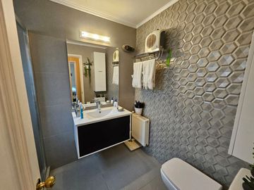 BROKER BOSQUES CONDOM. 3D-4B-SE-PATIO-REMODELADA- IMPECABLE