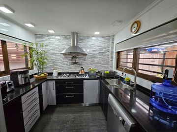 BROKER BOSQUES CONDOM. 3D-4B-SE-PATIO-REMODELADA- IMPECABLE
