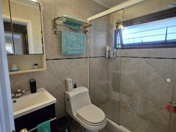 BROKER BOSQUES CONDOM. 3D-4B-SE-PATIO-REMODELADA- IMPECABLE