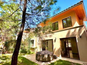 Casa en VENTA Club Golf Altozano MORELIA 4 Recamaras 3 Baños Jardin JACUzZI
